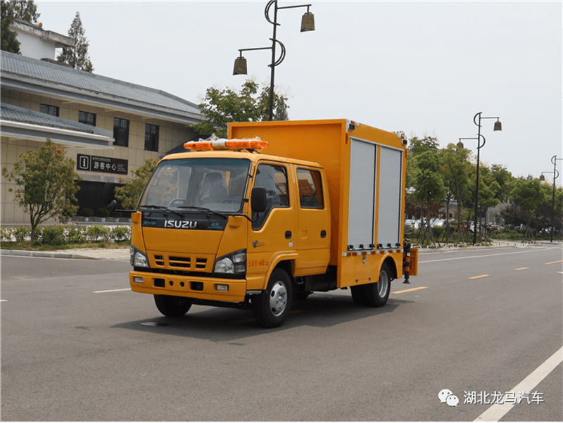 1200立方工程救險(xiǎn)車（慶鈴五十鈴-帶吊機(jī)）