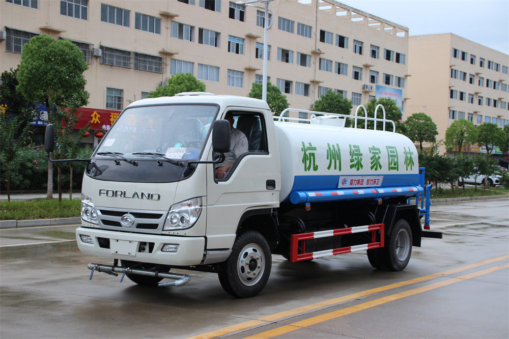 5方灑水車福田時(shí)代國三不上戶出口型灑水車