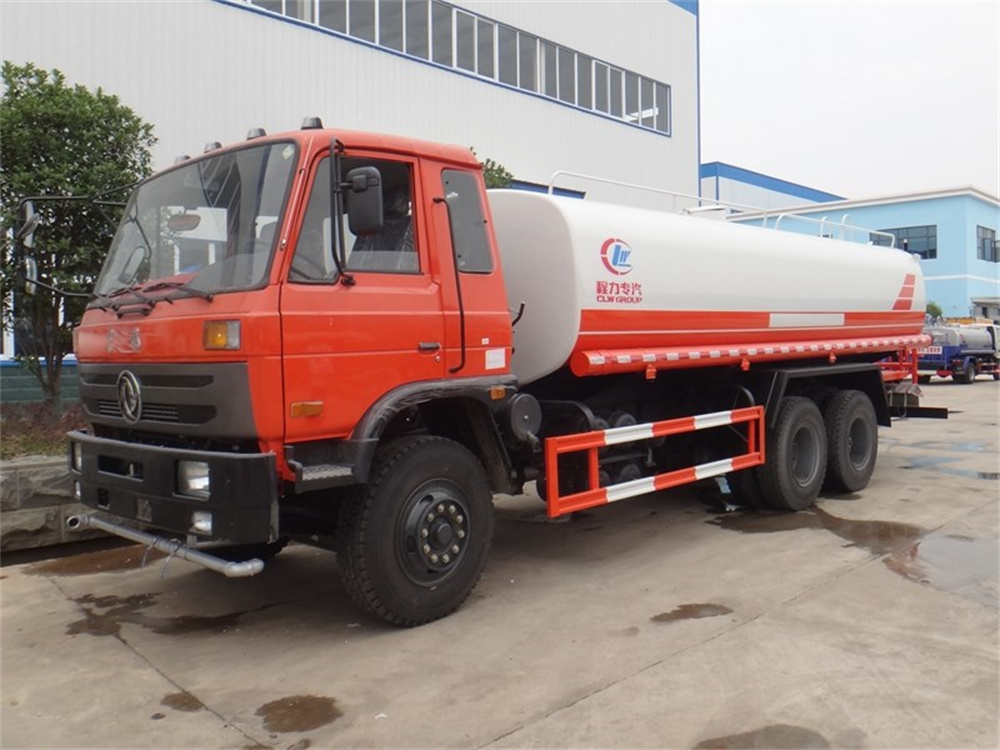 20方灑水車 東風(fēng)國(guó)三不上戶出口車型20噸灑水車報(bào)價(jià)