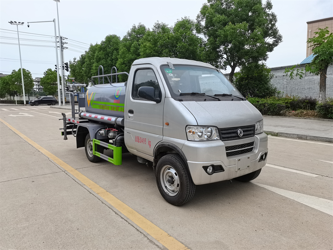 2噸灑水車-旺龍小型藍(lán)牌國六2立方灑水車廠家價(jià)格